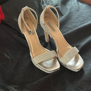 steve madden heals worn once!